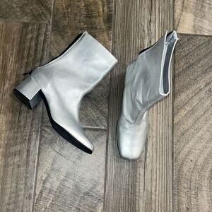 Vintage Bongo silver leather square toe 2” heel boots